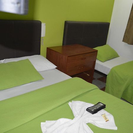 Hotel Las Palmas Fontibon ボゴタ エクステリア 写真